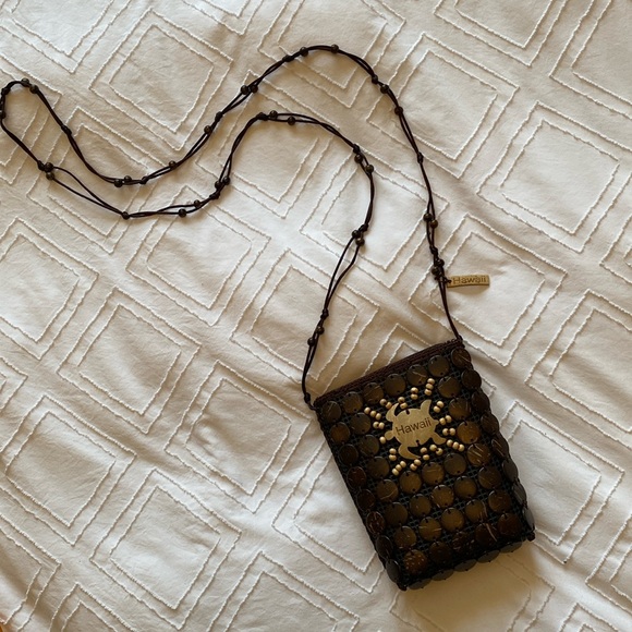 Hawaii Handbags - Hawaiian Crossbody Hobo Brown Beaded Purse With Turtle detail